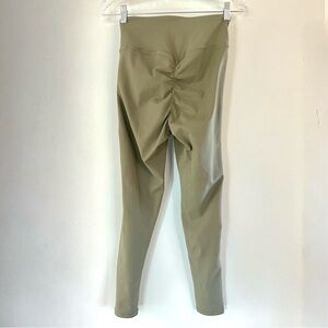 Astoria Activewear Luxe Olive Scrunch Butt Leggings Size Small